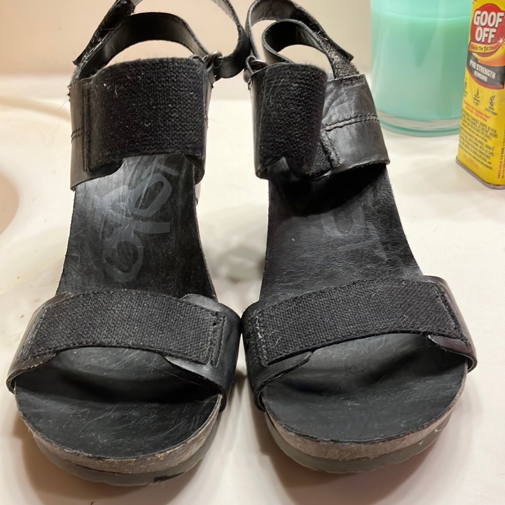 Black shoes